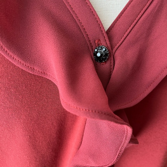 EUC - WHBM Ruffle Front Top - Picture 2 of 5